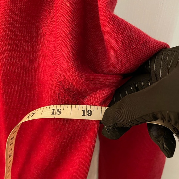 NWOT Merino Acrylic blend V-Neck Red light weight long sleeve sweater - Picture 5 of 10